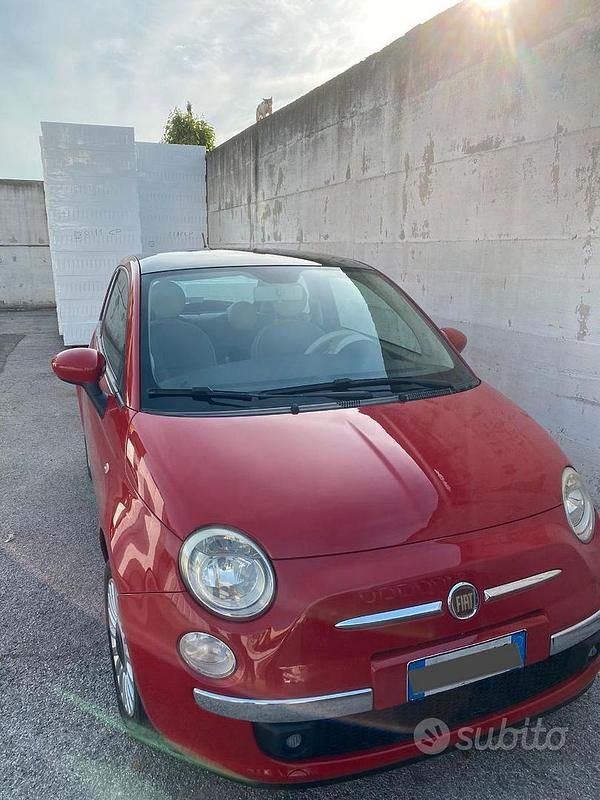 Usata Fiat 500 75 CV (55 kW) 2010 Rosso Utilitaria