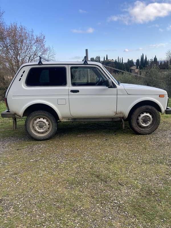 Usata Lada niva 75 CV (55 kW) 2019 Bianco SUV