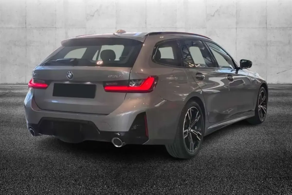 Usata BMW 330 M Sport 245 CV (180 kW) 2024 Grigio Station wagon