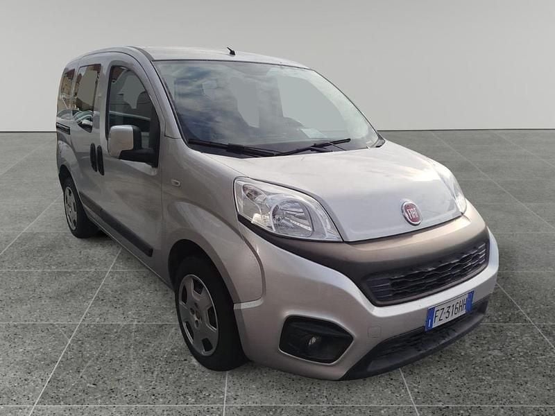 Grigio Usata 2019 Fiat Qubo Lounge Monovolume | 9990 € (Buon prezzo) - Immagine 1/4