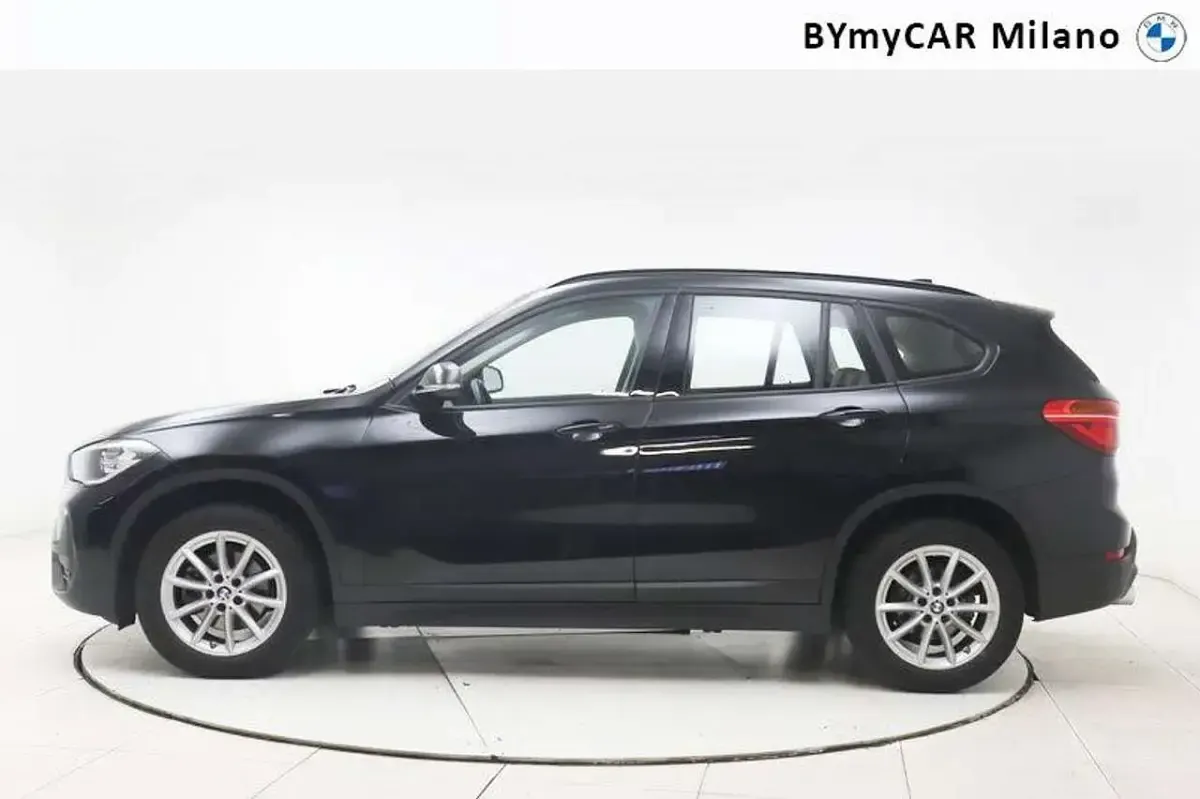 Usata BMW X1 Advantage 136 CV (100 kW) 2021 Black sapphire metallizzato SUV