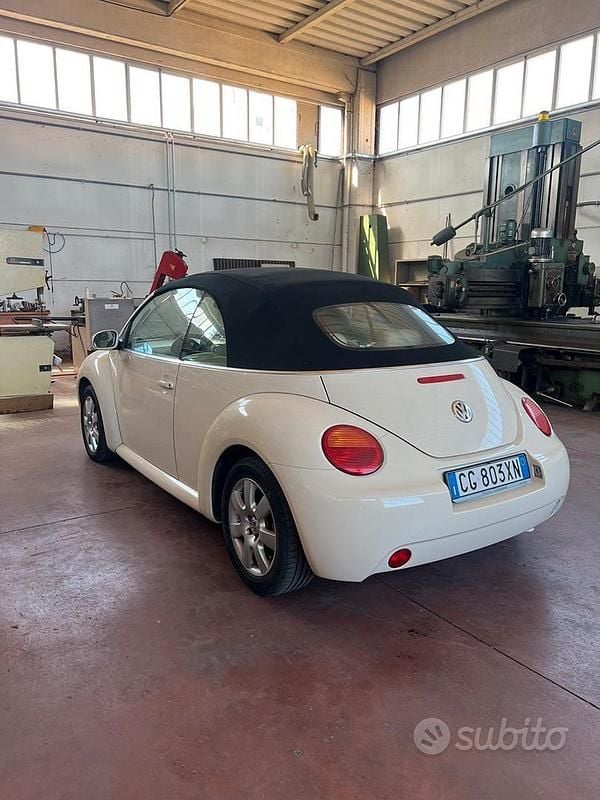 Usata 2003 VW Maggiolino Cabrio | 7000 € - Immagine 1/3