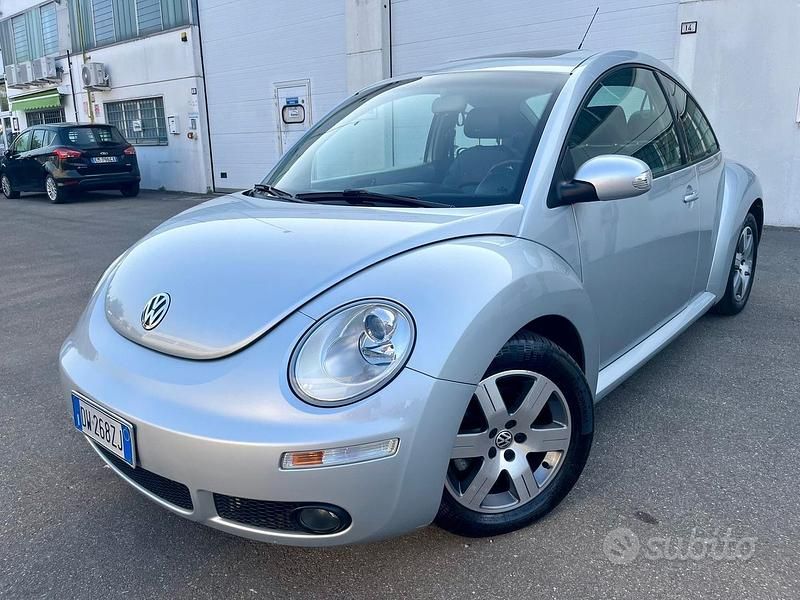 Grigio Usata 2009 VW Beetle Tre volumi | 7400 € (Cara) - Immagine 1/4