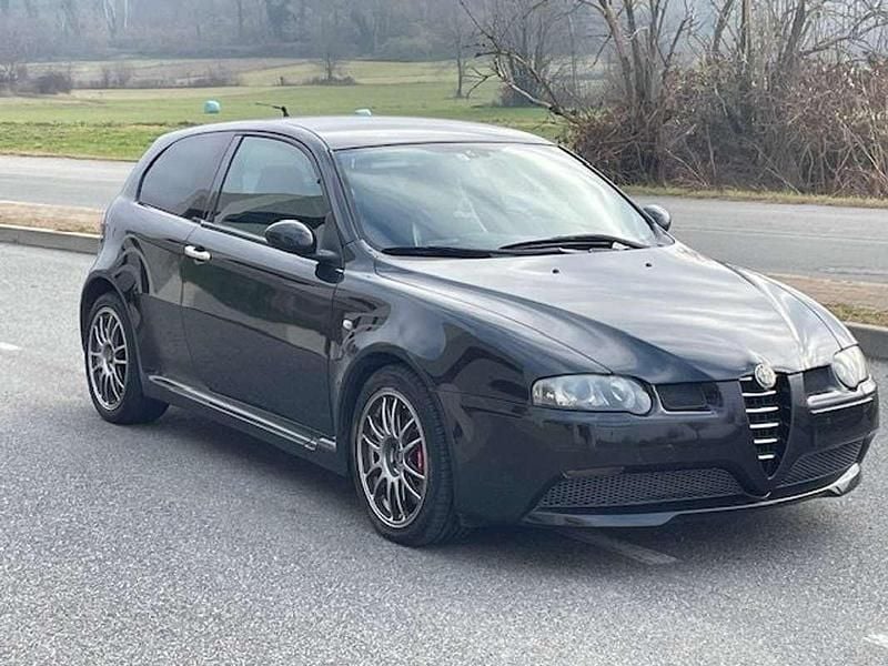 Usata Alfa Romeo 147 GTA 252 CV (185 kW) 2003 Nero Utilitaria