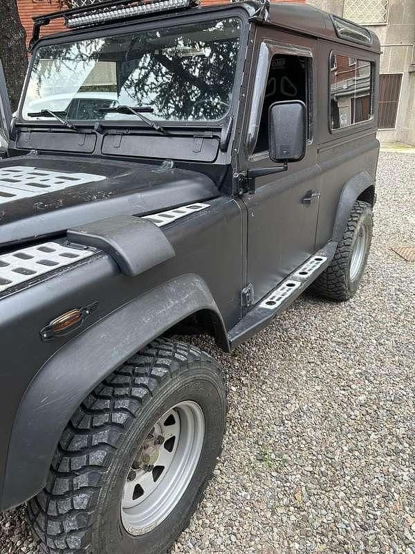 Usata Land Rover Defender 122 CV (89 kW) 2001 Nero Station wagon