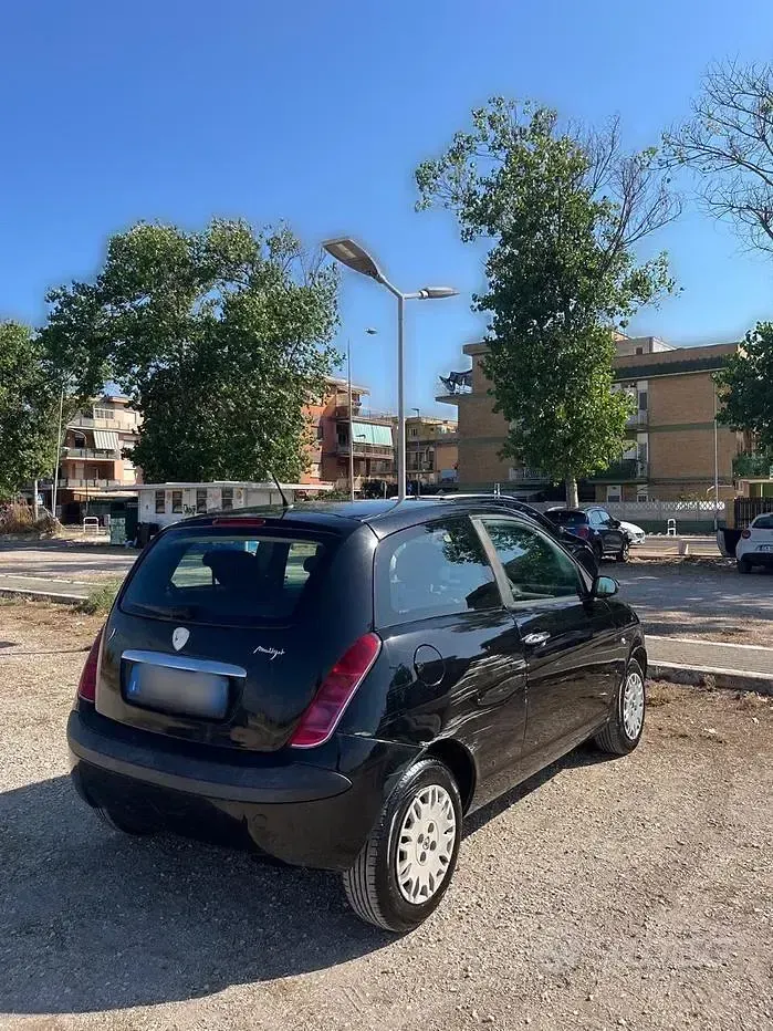 Usata Lancia Ypsilon 69 CV (50 kW) 2006 Nero Utilitaria