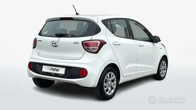 Begagnad Hyundai i10 67 HK (49 kW) 2017 Vit Halvkombi
