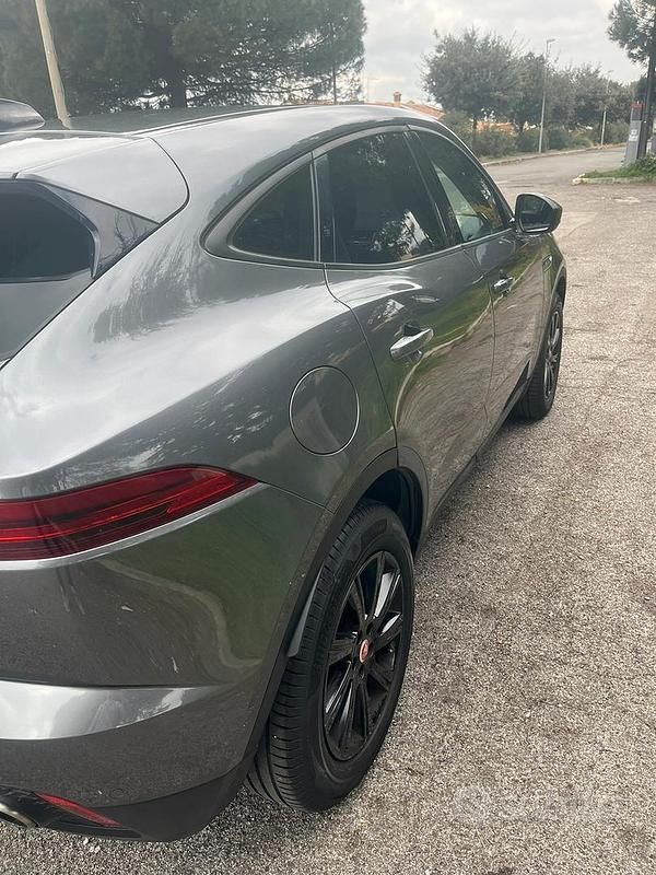 Usata Jaguar E-Pace 200 CV (147 kW) 2020 Grigio SUV