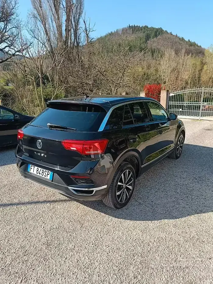 Usata VW T-Roc Style 116 CV (85 kW) 2019 Nero SUV