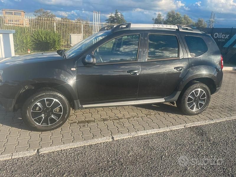Usata Dacia Duster 110 CV (80 kW) 2016 Nero SUV