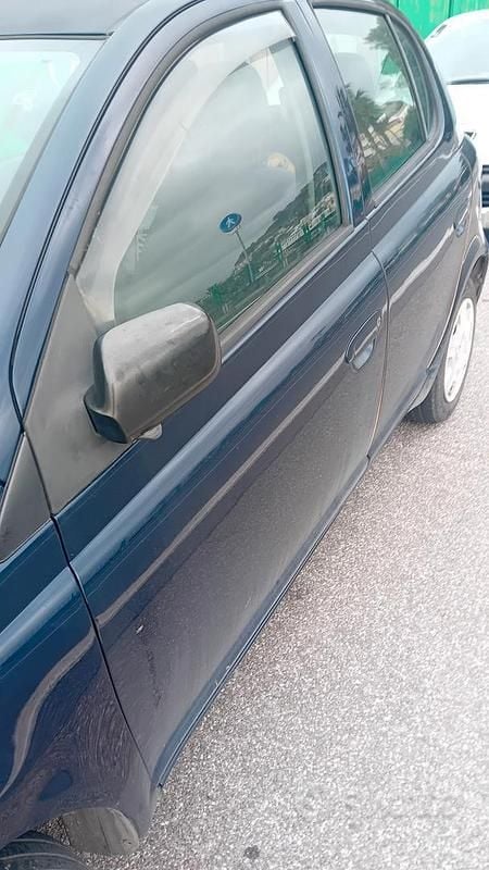 Usata Toyota Yaris 2003 Blu Berlina