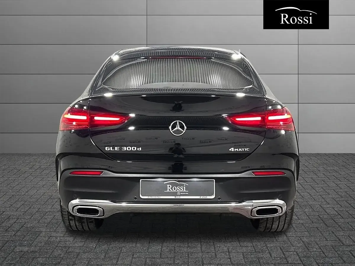 Begagnad Mercedes GLE300 AMG Line Premium 269 HK (197 kW) 2024 Svart Sportkupé