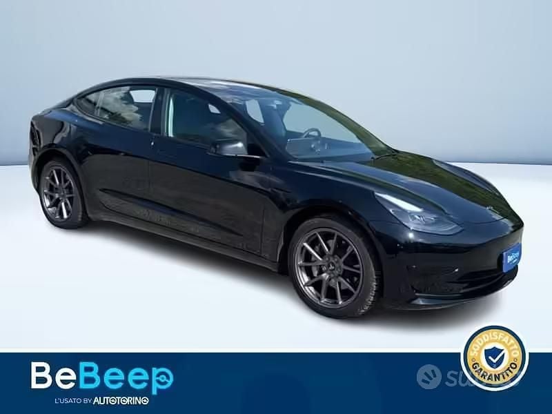 Usata Tesla Model 3 Standard Range Plus 235 kW (320 CV) 2023 Nero metallizzato Berlina