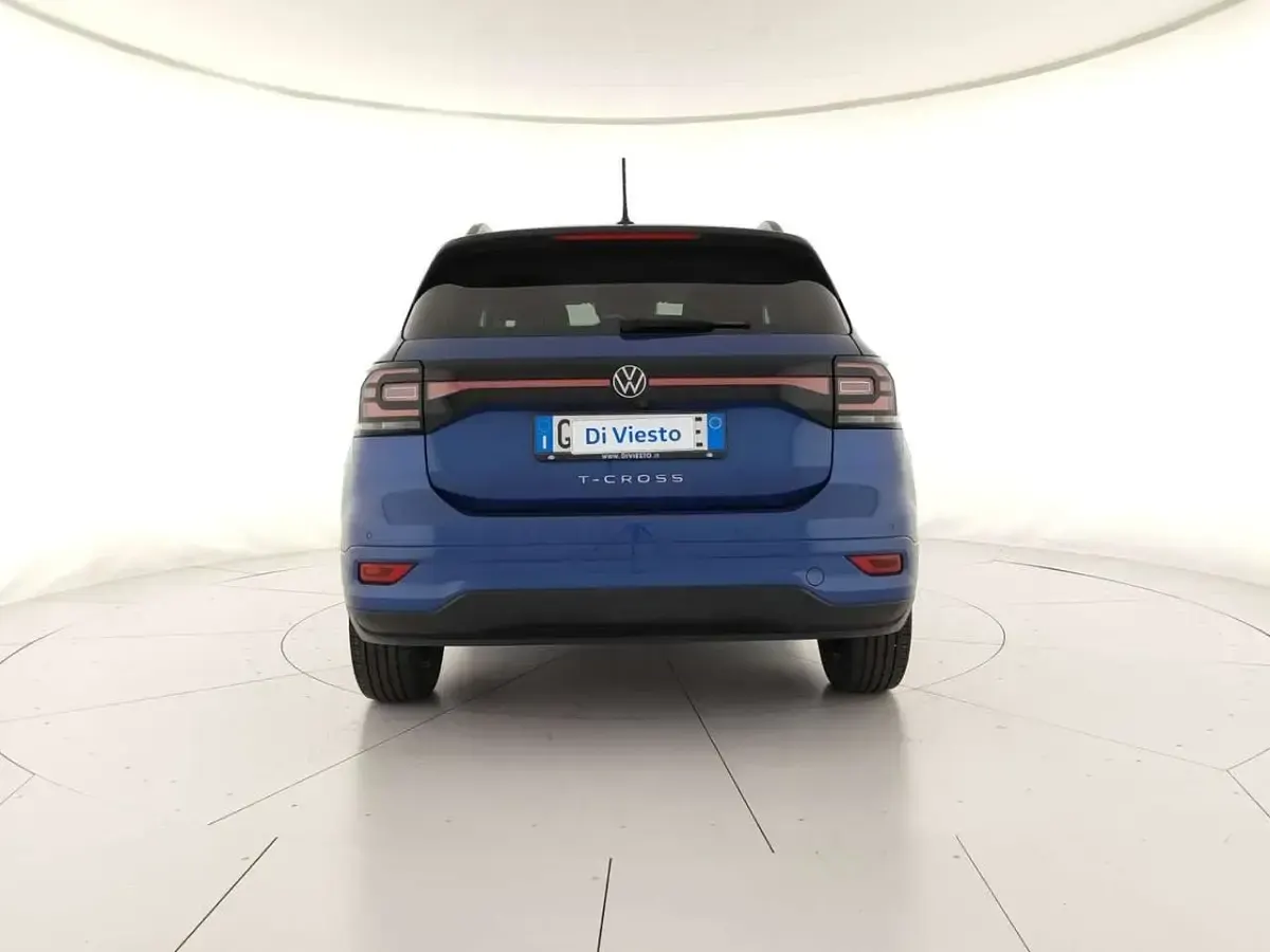 Usata VW T-Cross Sportline 110 CV (80 kW) 2023 Reef blue metallizzato SUV