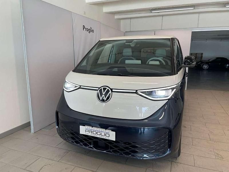 Usata VW ID. Buzz Pro 69 kW (95 CV) 2023 Bianco candy/starlight blue me Monovolume