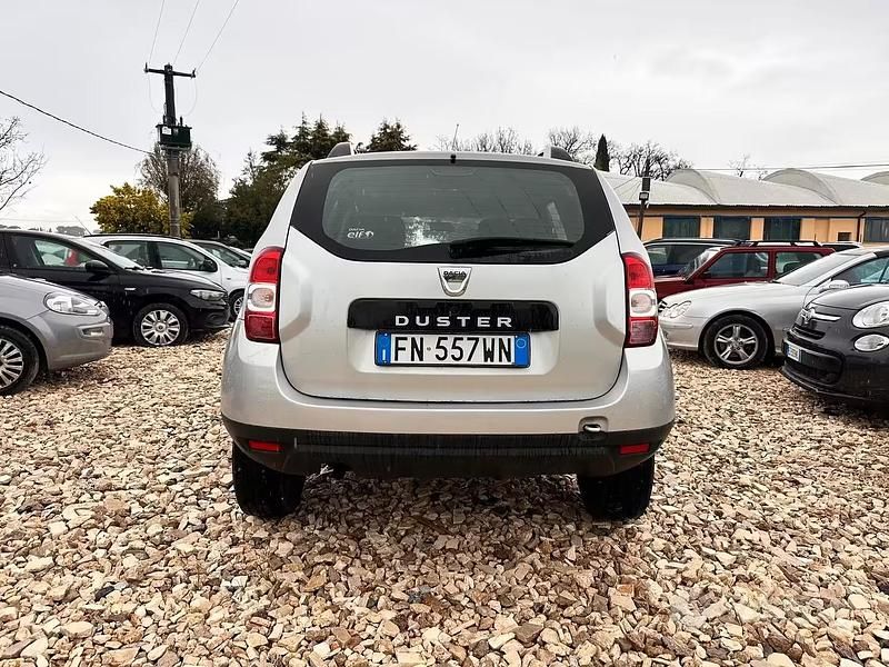 Usata Dacia Duster 110 CV (80 kW) 2015 Grigio SUV