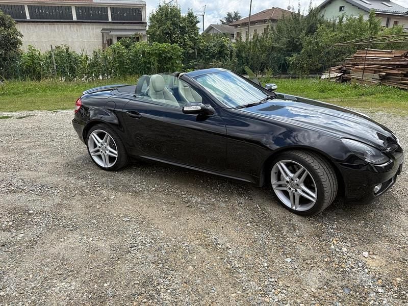 Usata Mercedes SLK350 272 CV (200 kW) 2005 Nero Cabrio