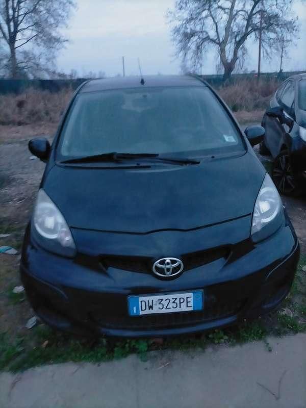 Usata Toyota Aygo 68 CV (50 kW) 2009 Nero Utilitaria