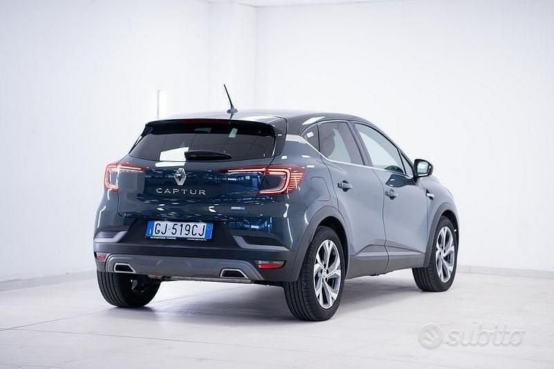 Usata Renault Captur RS Line 145 CV (106 kW) 2022 Blu SUV