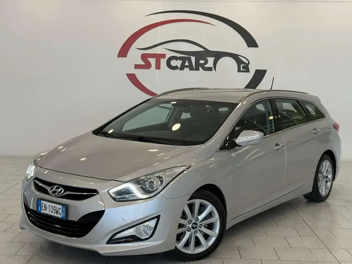 Usata Hyundai i40 Style 136 CV (100 kW) 2012 Argento Station wagon