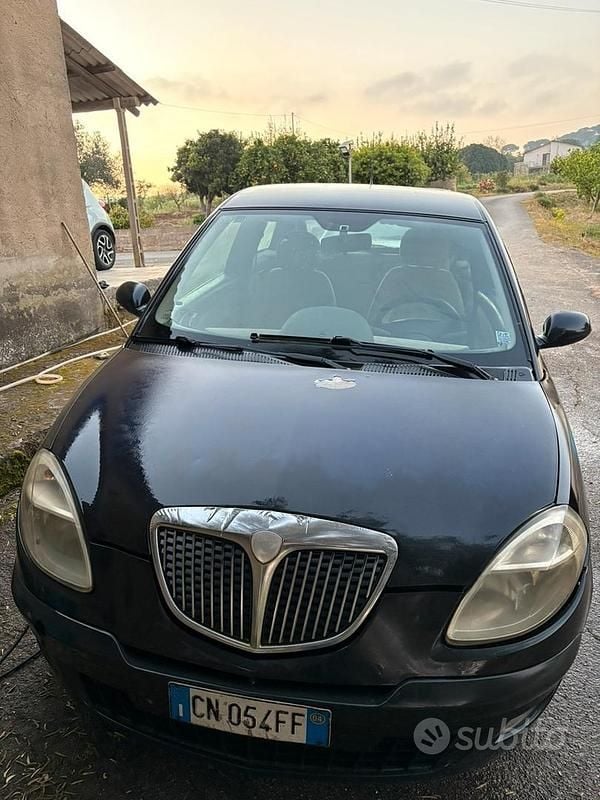 Gebraucht Lancia Ypsilon 70 PS (51 kW) 2004 Schwarz Kleinwagen