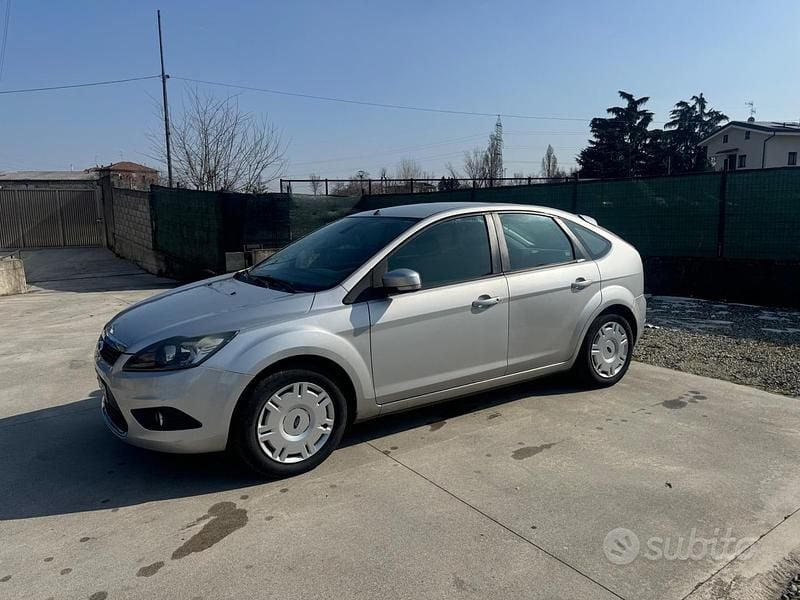 Usata Ford Focus 145 CV (106 kW) 2009 Grigio Berlina