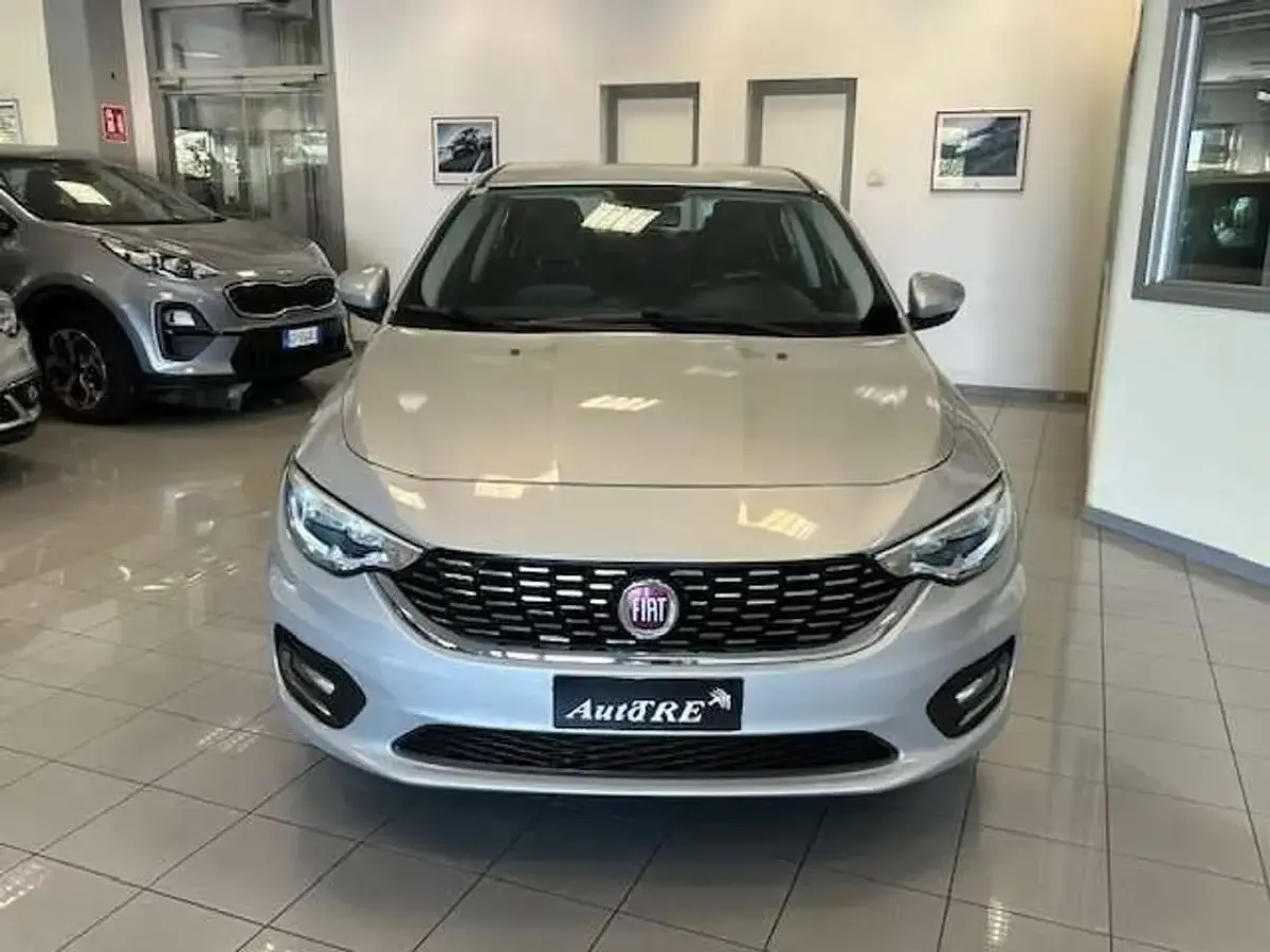 Usata Fiat Tipo Opening Edition 95 CV (69 kW) 2015 Argento Berlina