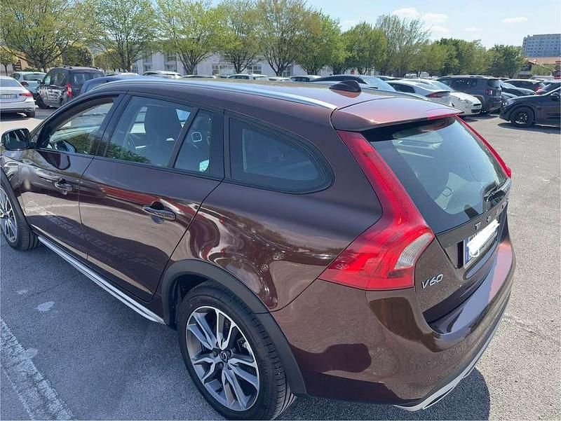 Usata Volvo V60 CC Business Edition 190 CV (139 kW) 2017 Station wagon