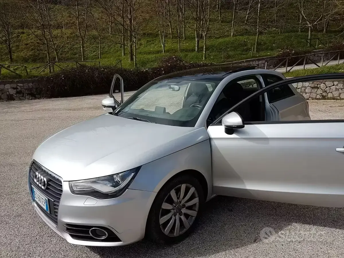 Usata Audi A1 105 CV (77 kW) 2010 Grigio Utilitaria
