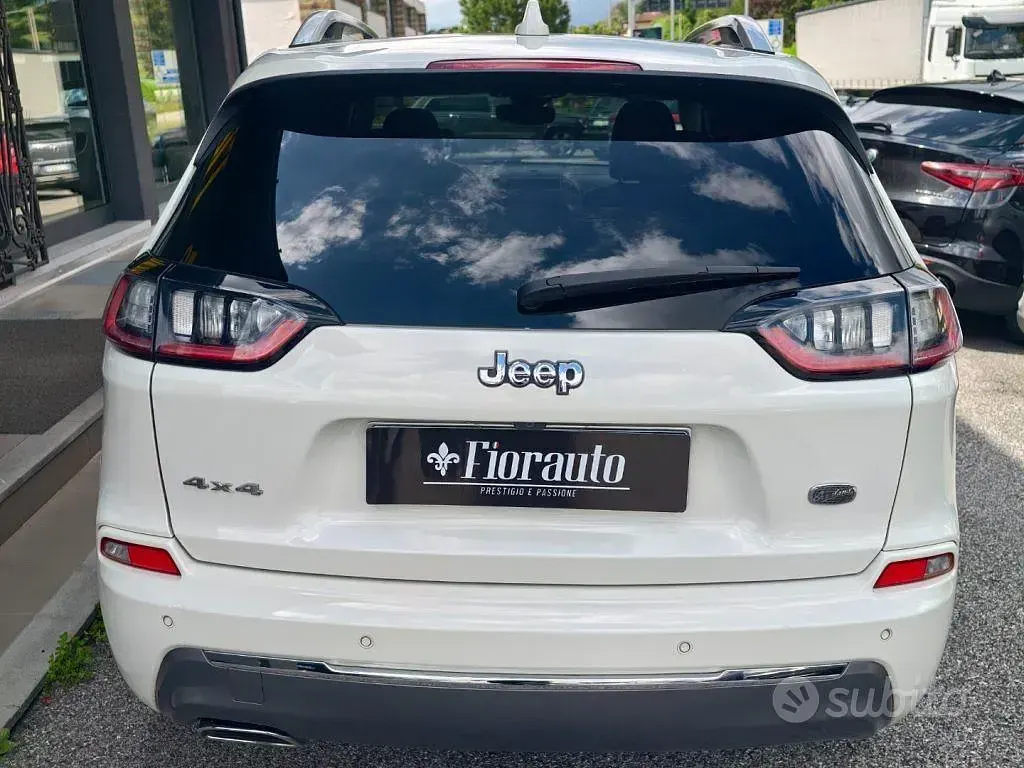 Usata Jeep Cherokee Overland 194 CV (142 kW) 2019 Bianco SUV