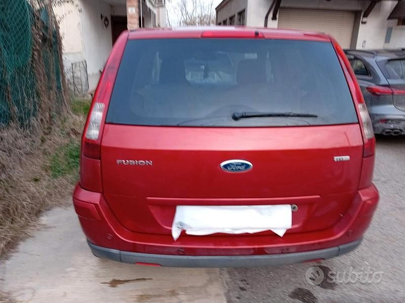 Usata Ford Fusion 2007 Rosso Utilitaria