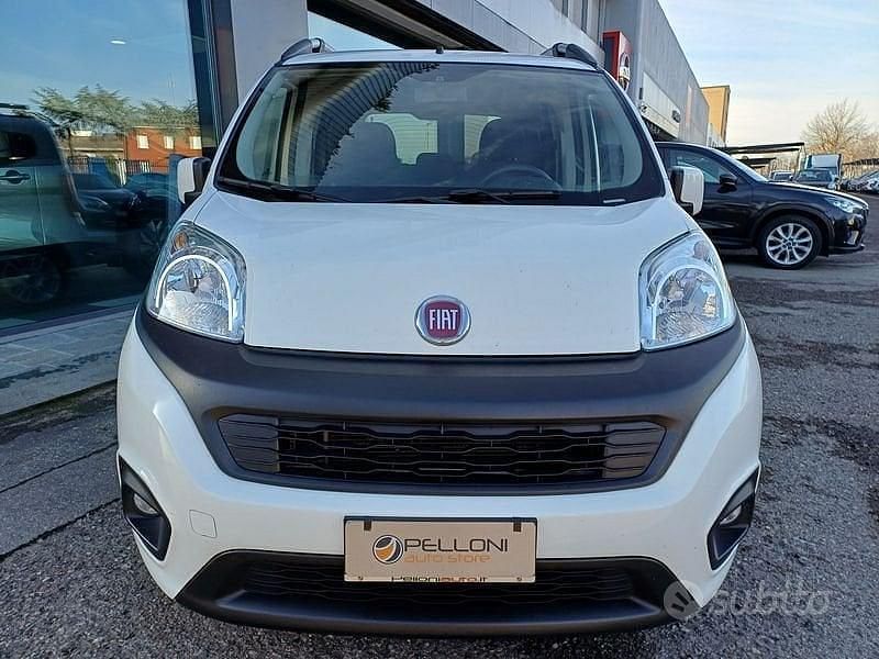 Begagnad Fiat Qubo Trekking 95 HK (69 kW) 2018 Vit Minibuss