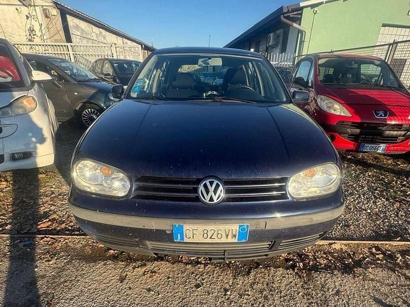 Usata VW Golf 75 CV (55 kW) 2002 Blu/azzurro Berlina