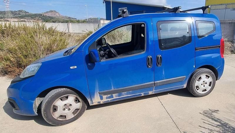 Usata Fiat Qubo Dynamic 80 CV (58 kW) 2017 Blu/azzurro Monovolume