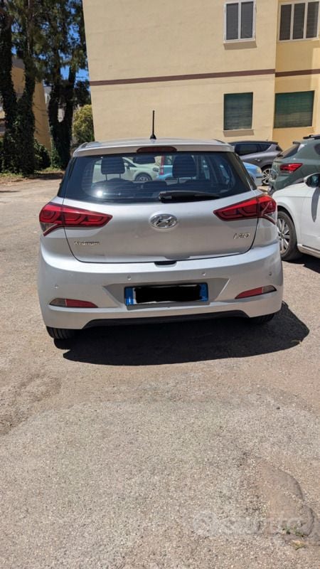 Usata Hyundai i20 84 CV (61 kW) 2015 Grigio Utilitaria