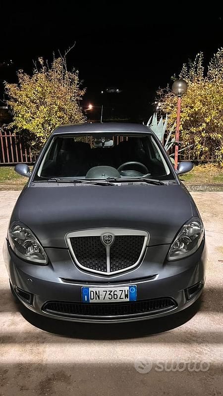 Usata Lancia Ypsilon 60 CV (44 kW) 2007 Grigio Utilitaria