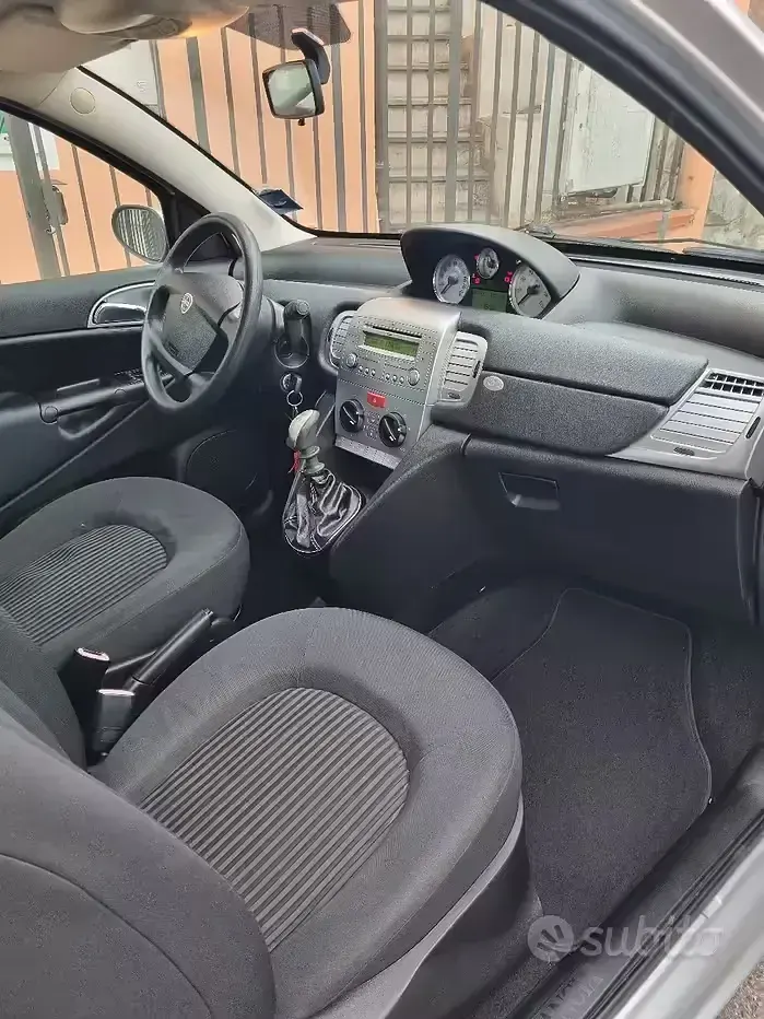 Usata Lancia Ypsilon 60 CV (44 kW) 2009 Utilitaria