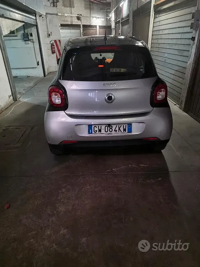 Usata Smart ForFour 71 CV (52 kW) 2017 Grigio Utilitaria