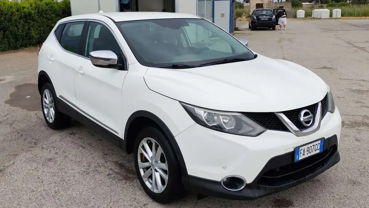 Usata Nissan Qashqai Acenta Premium 110 CV (80 kW) 2015 Bianco SUV