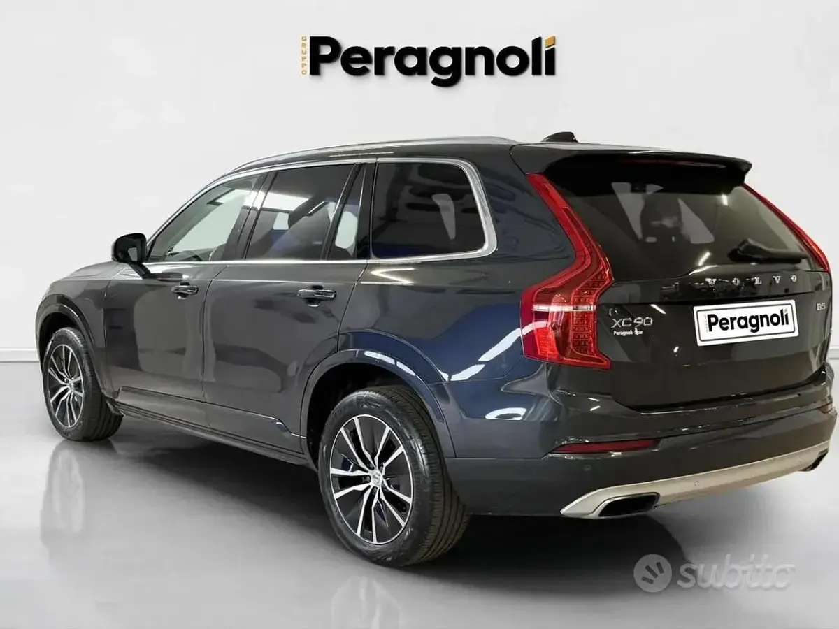 Gebraucht Volvo XC90 Momentum 235 PS (172 kW) 2021 Grau SUV