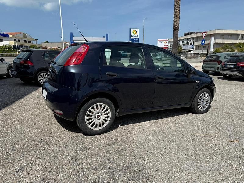 Usata Fiat Punto Street 77 CV (56 kW) 2016 Nero Utilitaria