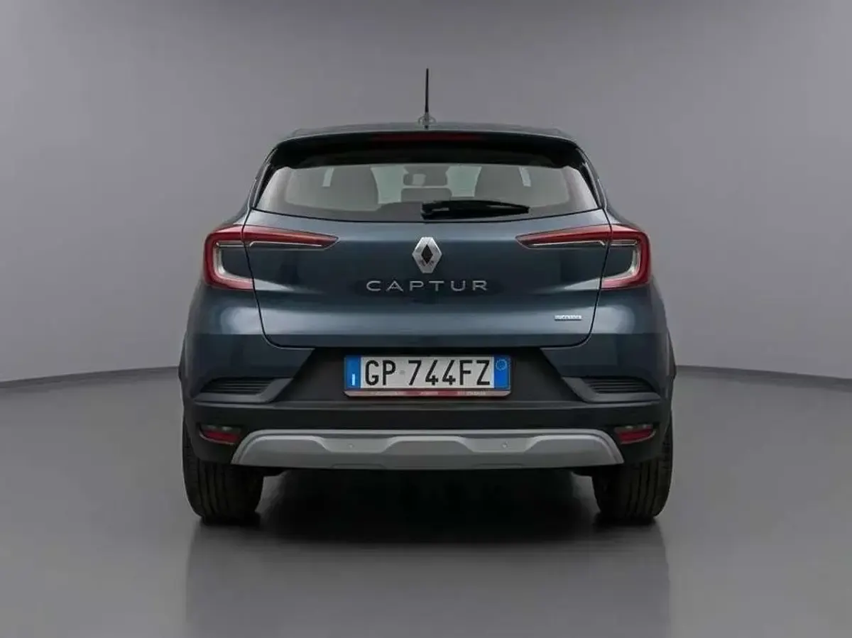 Usata Renault Captur Evolution 94 CV (69 kW) 2023 Grigio SUV