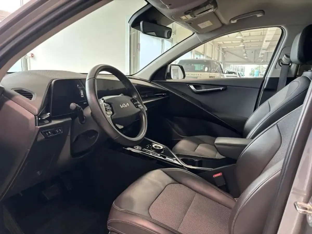 Usata Kia Niro Style 105 CV (77 kW) 2023 Grigio SUV