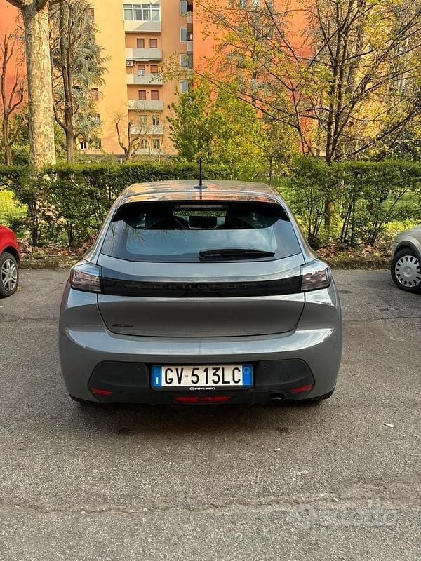 Usata Peugeot 208 Active 75 CV (55 kW) 2024 Grigio Utilitaria