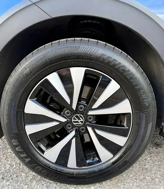 Usata VW Taigo Life 95 CV (69 kW) 2023 Blu/azzurro SUV