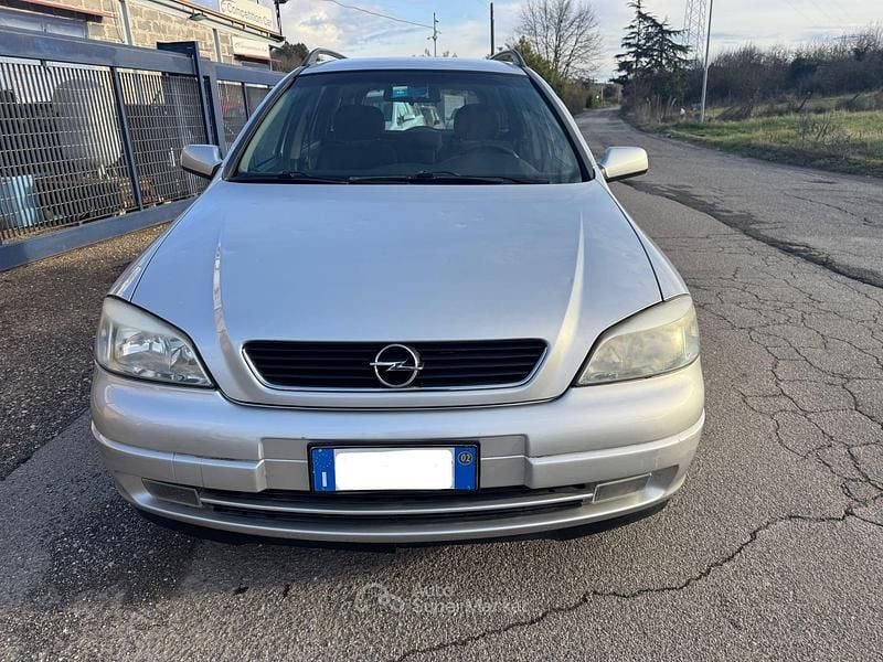 Usata Opel Astra Club 101 CV (74 kW) 2002 Argento Station wagon