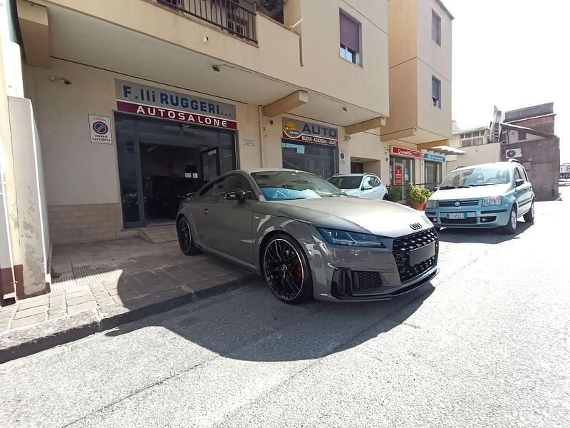 Usata Audi TT Ambiente 197 CV (144 kW) 2023 Grigio chronos Coupé