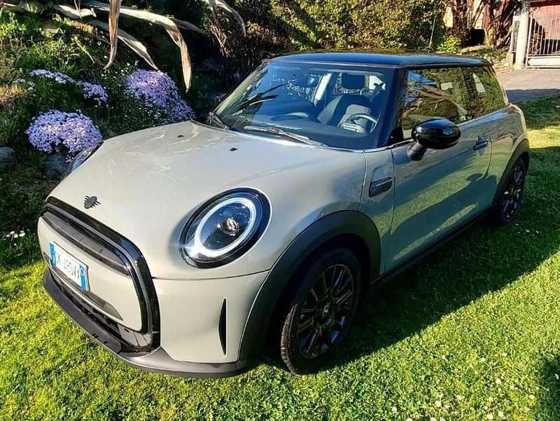 Usata Mini Cooper Essential 136 CV (100 kW) 2022 Grigio Utilitaria