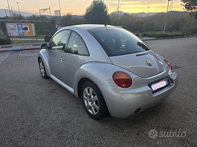 Usata VW Beetle 101 CV (74 kW) 2003 Grigio Coupé