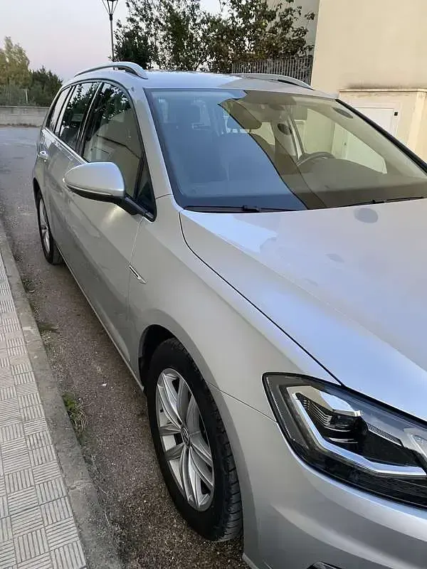 Usata VW Golf VIII Executive 131 CV (96 kW) 2020 Station wagon